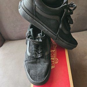 Black Suede Vans Size M7.0/W8.5
